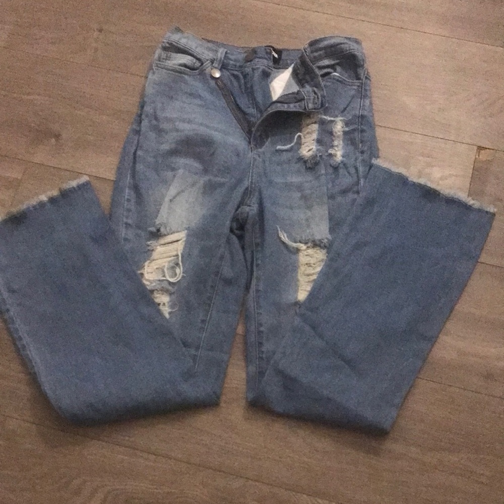 Fashion Nova Distressed Boyfriend Jeans in Blue